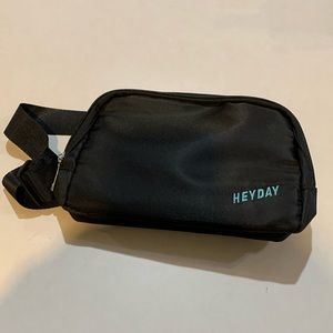 Running pouch or cross body pouch by Heyday